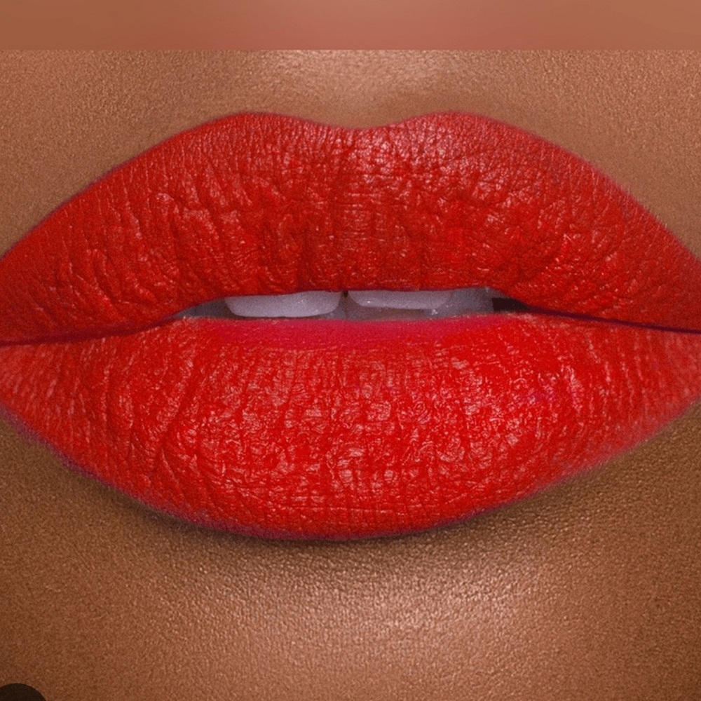 JEFFREE STAR NWBX CHERRY SODA 
Bold Red Lipstick Satin Finish